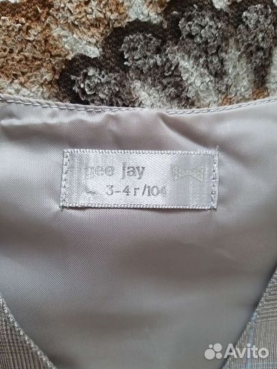 Нарядный костюм на мальчика 104-110