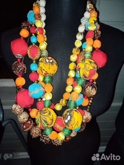 Оригинальные текстильные бусы ручной работы