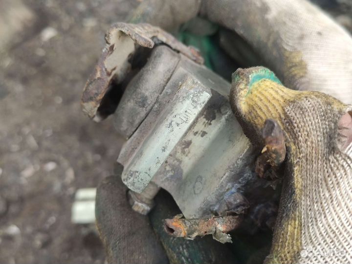 Регулятор тормозного усилия VW Passat B3