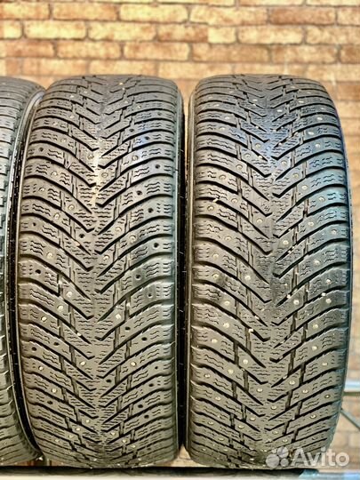 Nokian Tyres Hakkapeliitta 8 215/55 R17
