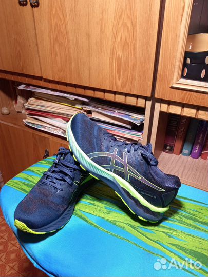 Кроссовки Asics мужские 42