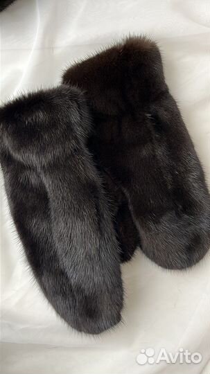 Норковые варежки черные