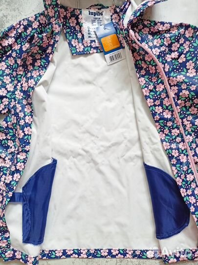 Ветровка новая для девочки 122/128 Lupilu