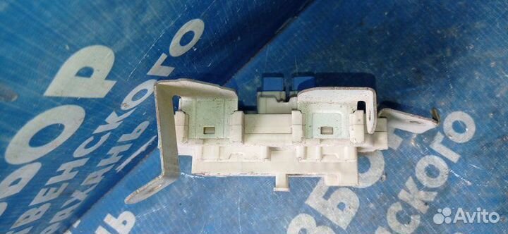 Блок предохранителей салона Mitsubishi Outlander