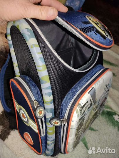 Ранец школьный1-5 класс с усиленным нат кожей дном