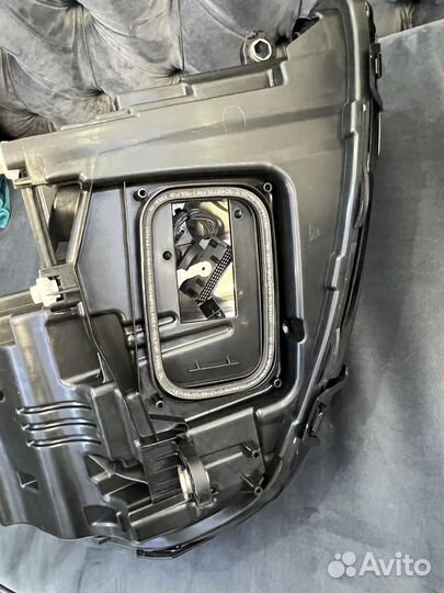 Передняя левая фара Mercedes W213 2021года