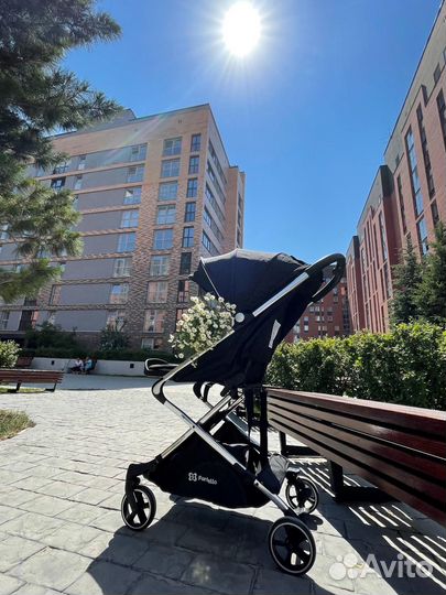 Коляска прогулочная новая