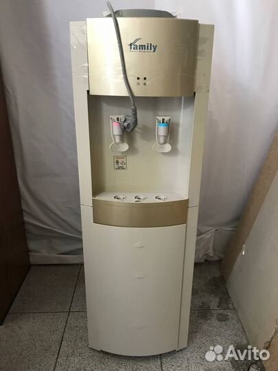 Кулер для воды напольный