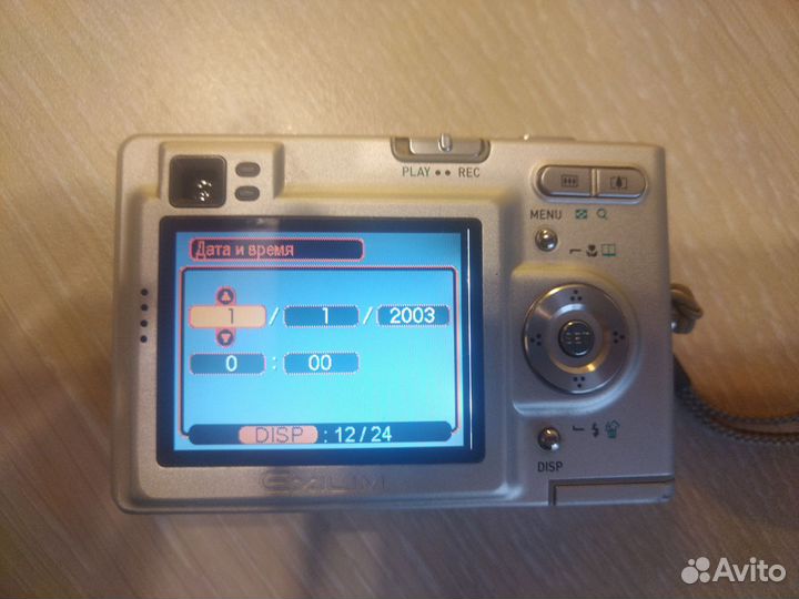 Компактный Casio Exlim EX-Z4