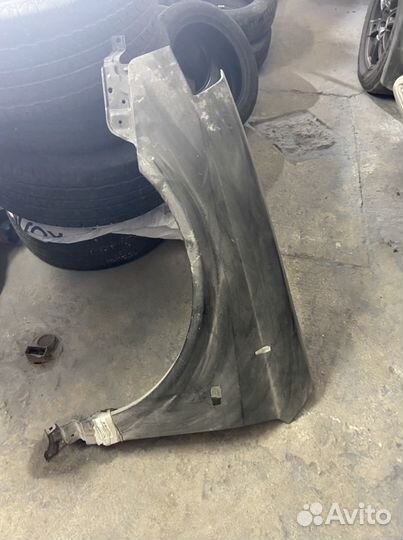Nissan левая крыло