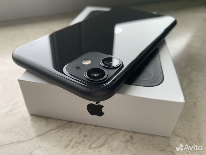 iPhone 11, 64 ГБ