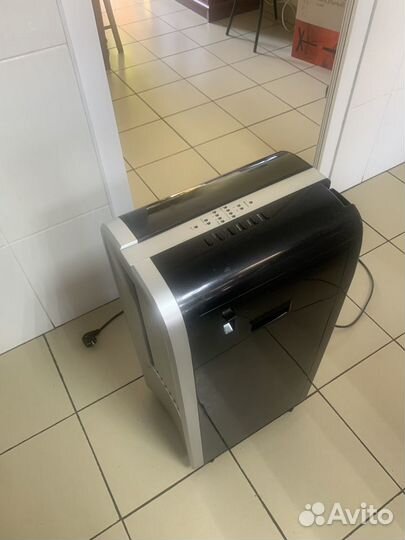 Вентилятор Vitesse VS-868.Моющий пылесос Thomas