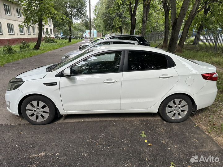 Kia Rio 1.6 AT, 2014, битый, 72 404 км