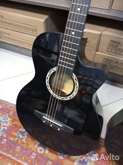 Акустическая гитара новая черного цвета