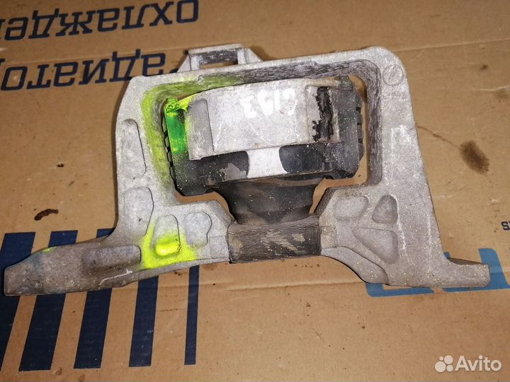 Опора двигателя правая Mazda 3 BK 2.0 бензин
