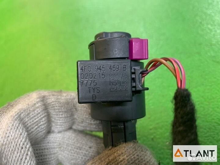 Концевик под педаль тормоза audi SQ5