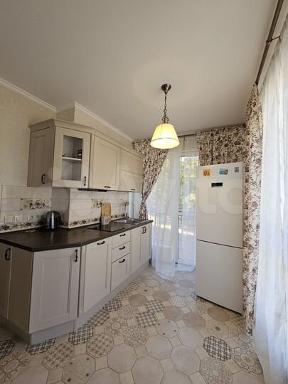 2-к. квартира, 57 м², 2/8 эт.