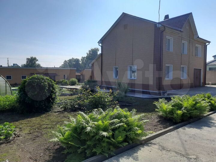 Коттедж 180 м² на участке 21 сот.