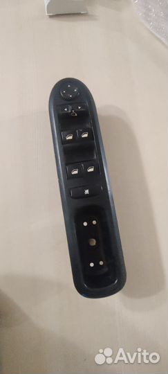 Кнопки стеклоподъемника водителя Peugeot 407