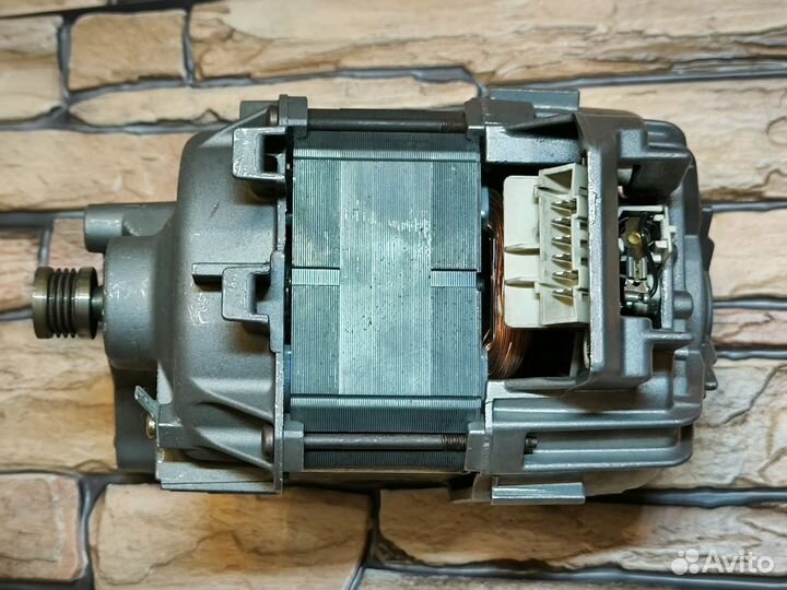 Двигатель мотор стиральной машины Bosch Siemens