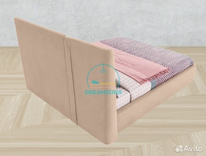 Кровать Мола с мягким изголовьем