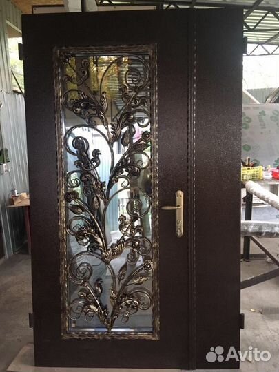 Дверь входная Цветы с кованной решеткой на заказ