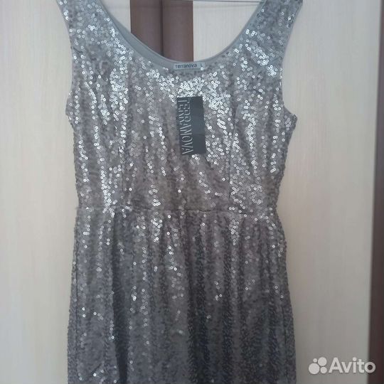 Платье с пайетками