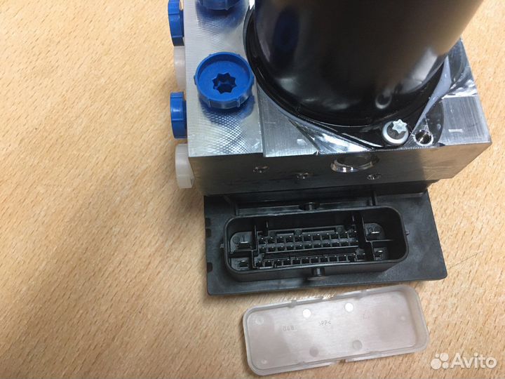 Блок ABS 6R0614517L