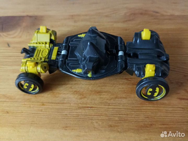 Автомобиль трансформер из серии Hotwheels