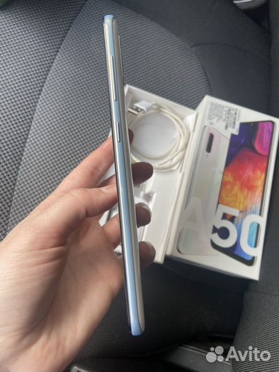Samsung Galaxy A50, 4/64 ГБ
