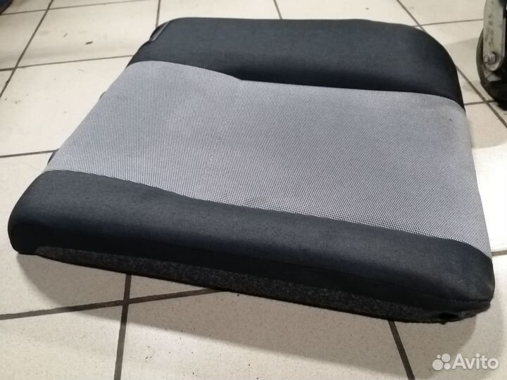 Спинка заднего сиденья левая Фабия 2 рестайлинг