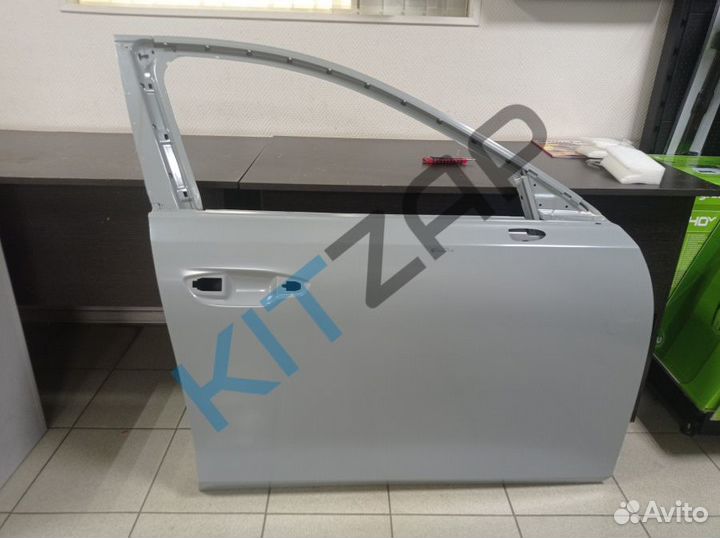 Дверь передняя правая FAW B70