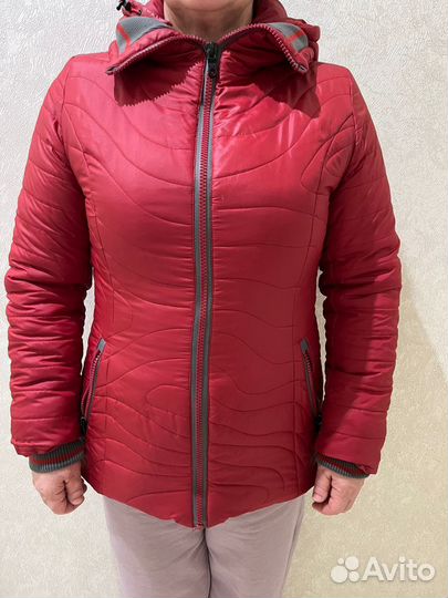 Куртка демисезонная женская 48 размер б/у
