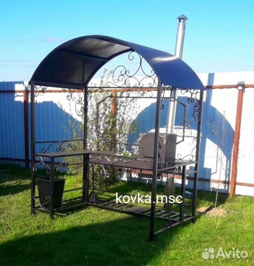 Мангал с крышей