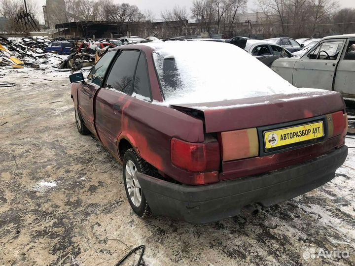 Стекло передней правой двери Audi 80 b3