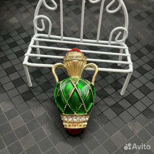 Брошь в стиле винтаж