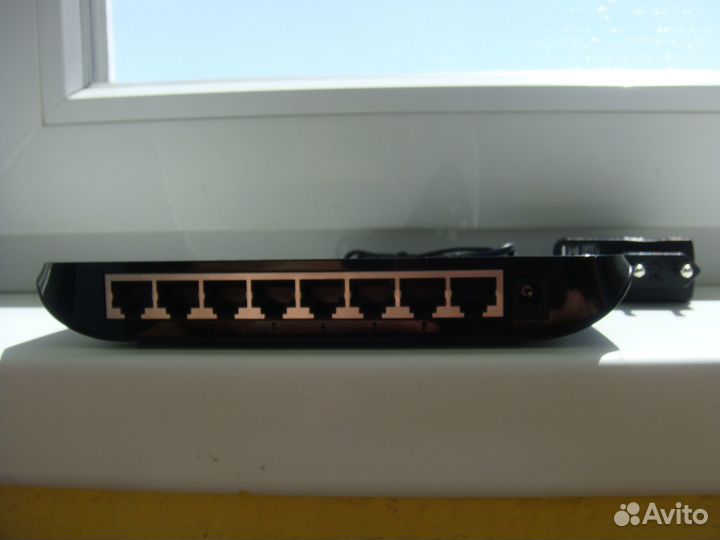 Коммутатор TP-Link TL-SG1008D