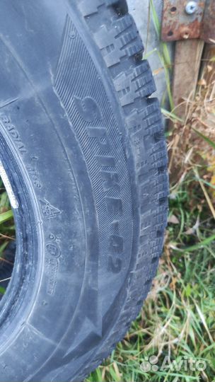Bridgestone Blizzak Spike-02 205/65 R15 94T