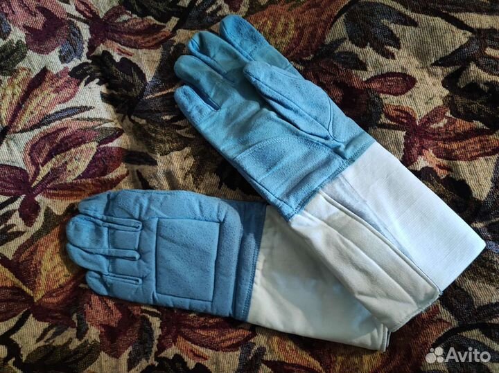 Перчатки для фехтования