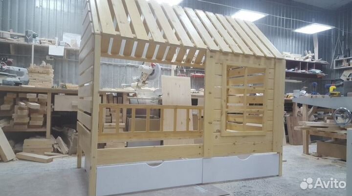 Детская кровать с ящиками от 3 лет