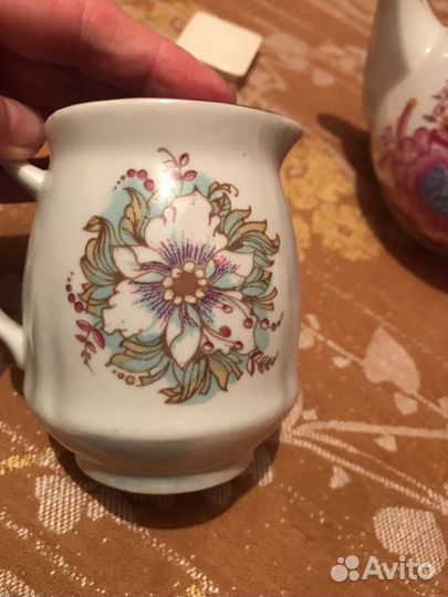 Чайники заварочные и молочник