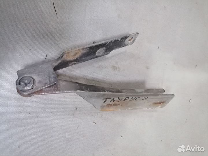 Петля капота левая Ford Taurus 2 1992-1996