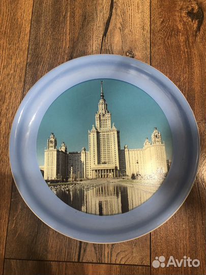 Настенная тарелка