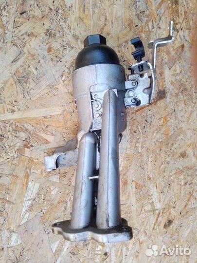 Кронштейн масляного фильтра Audi A8 D4 long 4.2