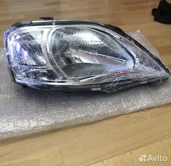 Фара передняя правая LADA largus 1