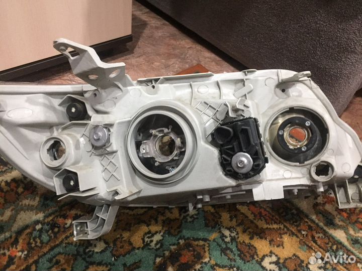 Продам фары на corolla