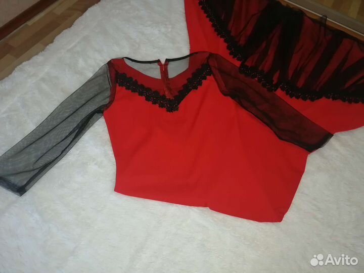 Платье праздничное с шлейфом