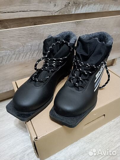 Лыжные ботинки новые