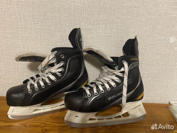 Коньки хоккейные