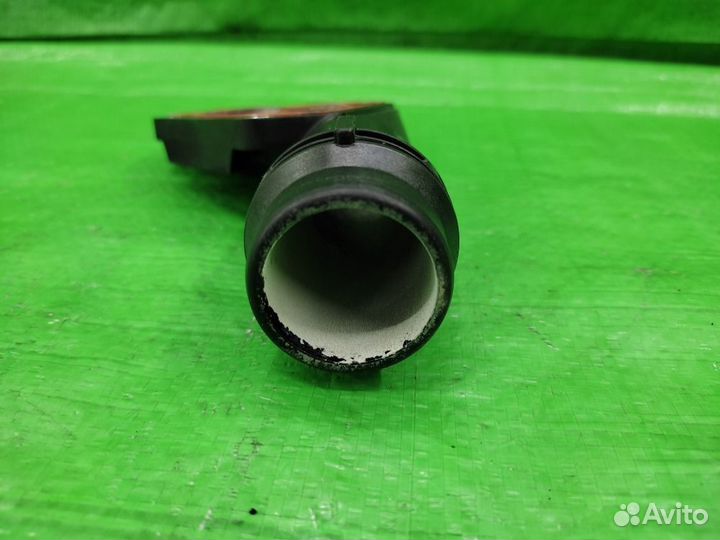 Фланец системы охлаждения Audi Q5 / A4 / A5 / A6